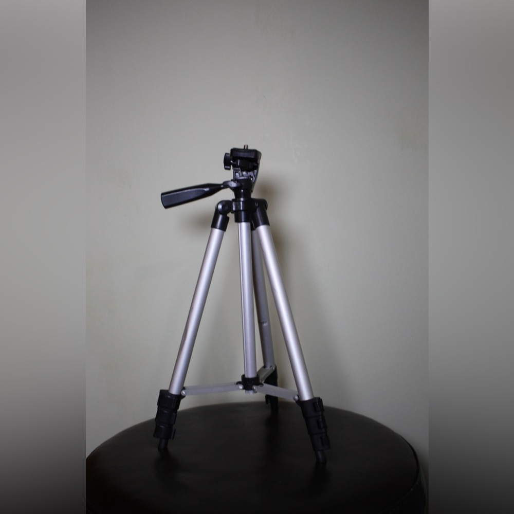 Xit XT50TRS Pro Series 50-Inch Tripod – Lightweight & Adjustable
